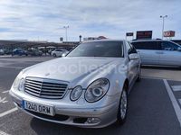 Usado Mercedes E270 Elegance 177 CV (130 kW) 2003 Gris / plata Berlina