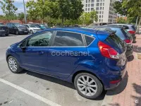 Usado Ford Fiesta Titanium 100 CV (73 kW) 2015 Azul Utilitario