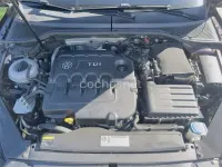 Usado VW Passat 120 CV (88 kW) 2015 Violeta / lila Familiar