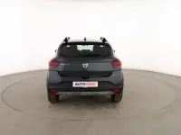 Usado Dacia Sandero Comfort 91 CV (66 kW) 2022 Gris Berlina
