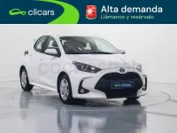 Usado Toyota Yaris Hybrid Active 116 CV (85 kW) 2022 Blanco Berlina