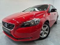 Usado Volvo V40 Momentum 120 CV (88 kW) 2016 Rojo Berlina