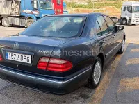 Usado Mercedes E200 Elegance 163 CV (119 kW) 2011 Azul Berlina