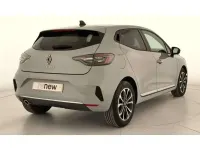 Usado Renault Clio Techno 101 CV (74 kW) 2025 Gris Utilitario