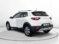 Usado Kia Stonic 84 HP (61 kW) 2023 Branco SUV