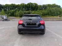 Usado Mercedes A180 Urban 109 CV (80 kW) 2014 Negro Berlina
