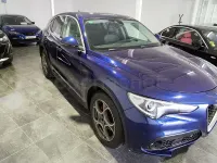 Usado Alfa Romeo Stelvio Executive 180 CV (132 kW) 2018 Azul SUV