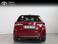 Usado Toyota Auris Hybrid Active 136 CV (100 kW) 2018 Rojo Familiar