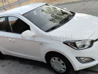 Usado Hyundai i20 85 CV (62 kW) 2012 Blanco Utilitario