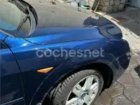 Usado Ford Mondeo Ghia 130 CV (95 kW) 2004 Azul Berlina