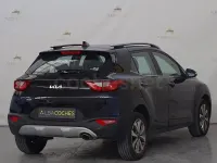 Usado Kia Stonic 100 CV (73 kW) 2022 Negro SUV