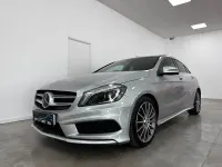 Usado Mercedes A180 AMG line 109 CV (80 kW) 2015 Gris / plata Utilitario