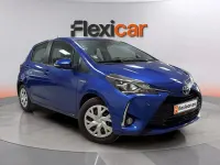 Usado Toyota Yaris Hybrid Active 100 CV (73 kW) 2020 Azul Berlina