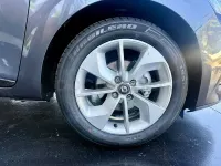 Usado Renault Clio IV LIMITED 90 CV (66 kW) 2018 Gris / plata Berlina