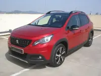 Usado Peugeot 2008 GT-line 130 CV (95 kW) 2019 Rojo SUV