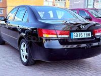 Usado Hyundai Sonata Style 140 CV (102 kW) 2007 Negro Berlina