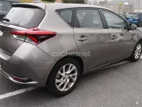 Usado Toyota Auris Active 116 CV (85 kW) 2015 Marrón Berlina