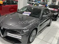 Usado Alfa Romeo Giulia Super 150 CV (110 kW) 2017 Gris / plata Berlina