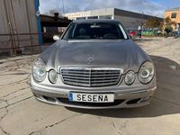 Usado Mercedes E270 Elegance 177 CV (130 kW) 2003 Gris / plata Berlina