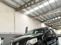 Usado VW Polo 75 CV (55 kW) 2004 Negro Utilitario