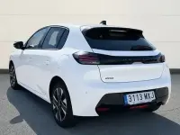 Usado Peugeot 208 Allure 100 CV (73 kW) 2024 Blanco Utilitario