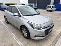 Usado Hyundai i20 84 CV (61 kW) 2016 Gris Utilitario