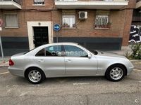 Usado Mercedes E240 Classic 177 CV (130 kW) 2003 Gris / plata Berlina