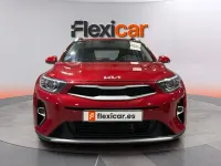 Usado Kia Stonic 101 CV (74 kW) 2022 Burdeos SUV