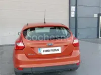 Usado Ford Focus Titanium 125 CV (91 kW) 2011 Rojo Berlina
