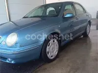 Usado Lancia Lybra 105 CV (77 kW) 2000 Azul Familiar