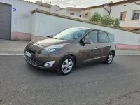 Usado Renault Scénic Bose Edition 130 CV (95 kW) 2010 Marrón Monovolumen