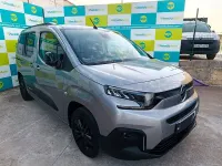 Usado Citroën Berlingo 130 CV (95 kW) 2024 Gris / plata Monovolumen
