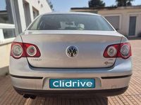 Usado VW Passat Edition 110 CV (80 kW) 2010 Gris Berlina