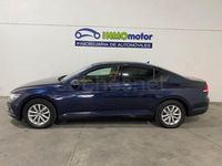 Usado VW Passat Advance 150 CV (110 kW) 2017 Azul Berlina