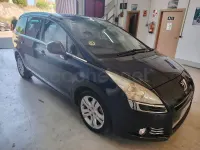 Usado Peugeot 5008 Allure 112 CV (82 kW) 2012 Negro Monovolumen