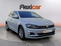 Usado VW Polo Advance 95 CV (69 kW) 2018 Gris Utilitario