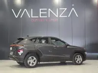 Usado Hyundai Kona 120 CV (88 kW) 2024 Gris SUV