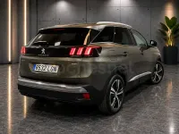 Usado Peugeot 3008 Allure 130 CV (95 kW) 2020 Gris / plata SUV