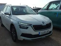 Usado Skoda Kamiq Ambition 110 CV (80 kW) 2021 Blanco SUV