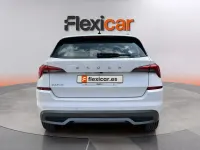 Usado Skoda Kamiq Ambition 110 CV (80 kW) 2021 Blanco SUV