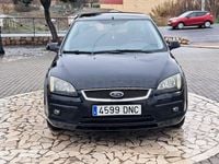 Usado Ford Focus Ghia 136 CV (100 kW) 2005 Negro Familiar