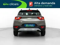 Usado Kia Stonic 120 CV (88 kW) 2023 Verde SUV