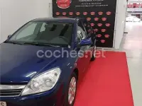 Usado Opel Astra Edition 100 CV (73 kW) 2009 Azul Berlina