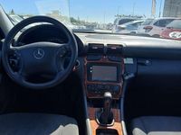 Usado Mercedes C180 Elegance 143 CV (105 kW) 2003 Beige Berlina