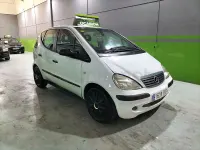 Usado Mercedes A160 Classic 75 CV (55 kW) 2002 Blanco Utilitario