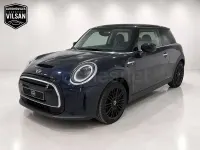Usado Mini Cooper SE 135 kW (184 CV) 2022 Azul Utilitario