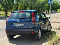Usado Ford Fiesta Ambiente 70 CV (51 kW) 2008 Azul Utilitario