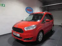 Usado Ford Tourneo Courier Titanium 100 CV (73 kW) 2016 Rojo Monovolumen