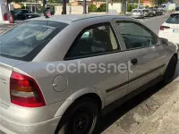 Usado Opel Astra Club 84 CV (61 kW) 2002 Gris / plata Berlina