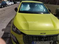 Usado Peugeot 208 Allure 145 CV (106 kW) 2025 Amarillo Utilitario